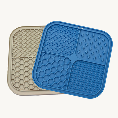 Soothing licking mat