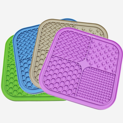 Soothing licking mat