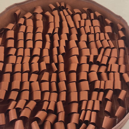 STIMULATING FEEDED MAT